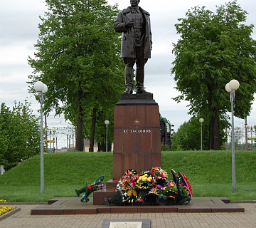 С. И. Селиханов. Памятник К. С. Заслонову. Фото: wikimapia.org