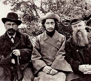 Слева направо: философ С. Н. Булгаков, П. А. Флоренский, писатель М. А. Новоселов