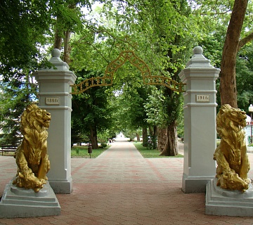 Арка со львами. Фото: commons.wikimedia.org