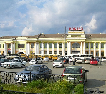 Вокзал станции Екатеринбург-Пассажирский. Автор фото: Василий Старцев. Фото: panoramio.com